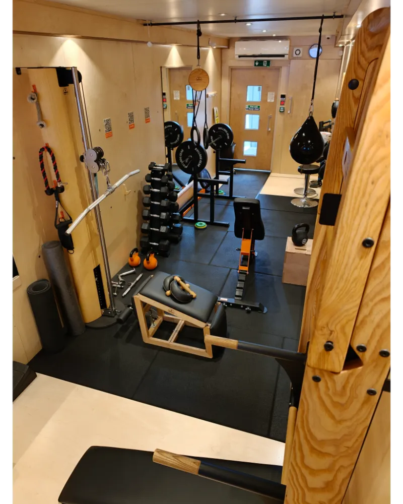JymSpace Kineton NOHrD Wallbars SlimBeam Cable machine, Weight benches, Dumbbells